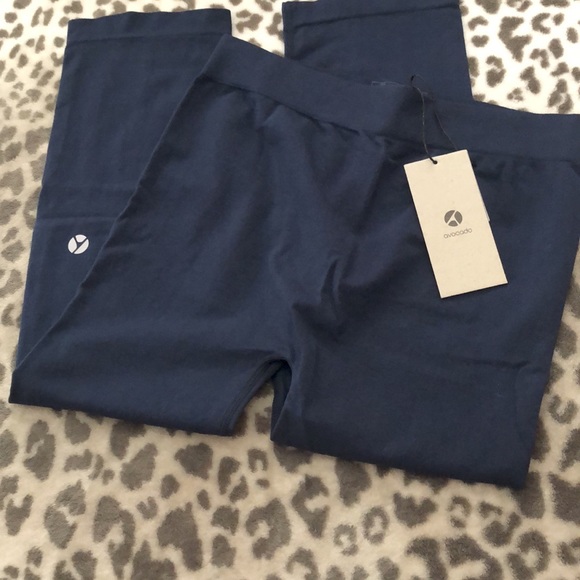 AVOCADO Seamless Capri Leggings in Blue Size M/L - Picture 6 of 13